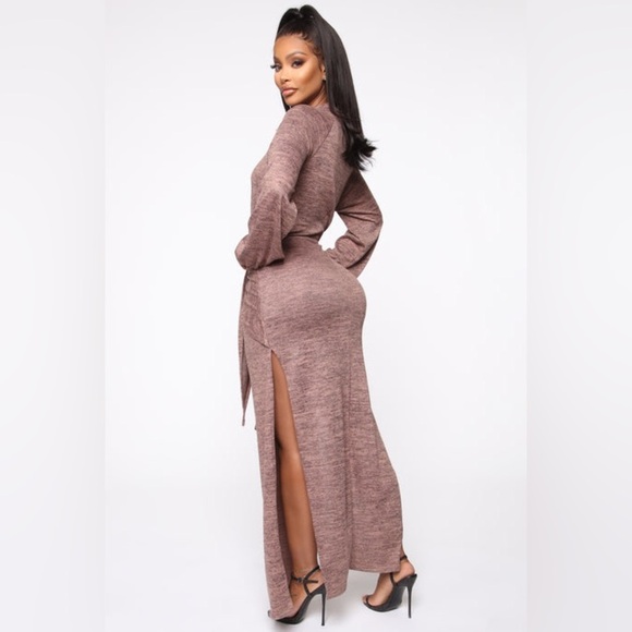 NWT Showy & Cozy Sweater Long Sleeve Tie Waist Maxi Dress Tan/Brown Size Small - Picture 11 of 13